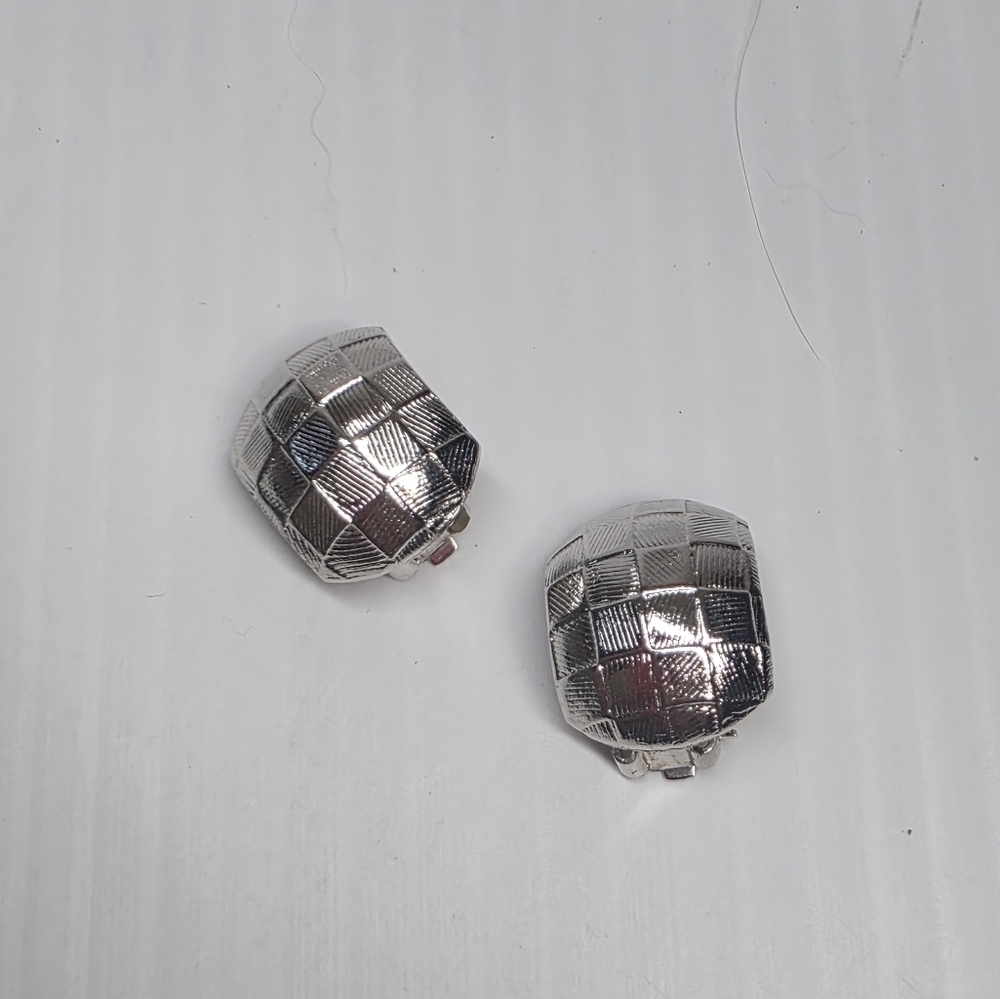 geometrical Silver toned puffy Chunky clip on Earrings
